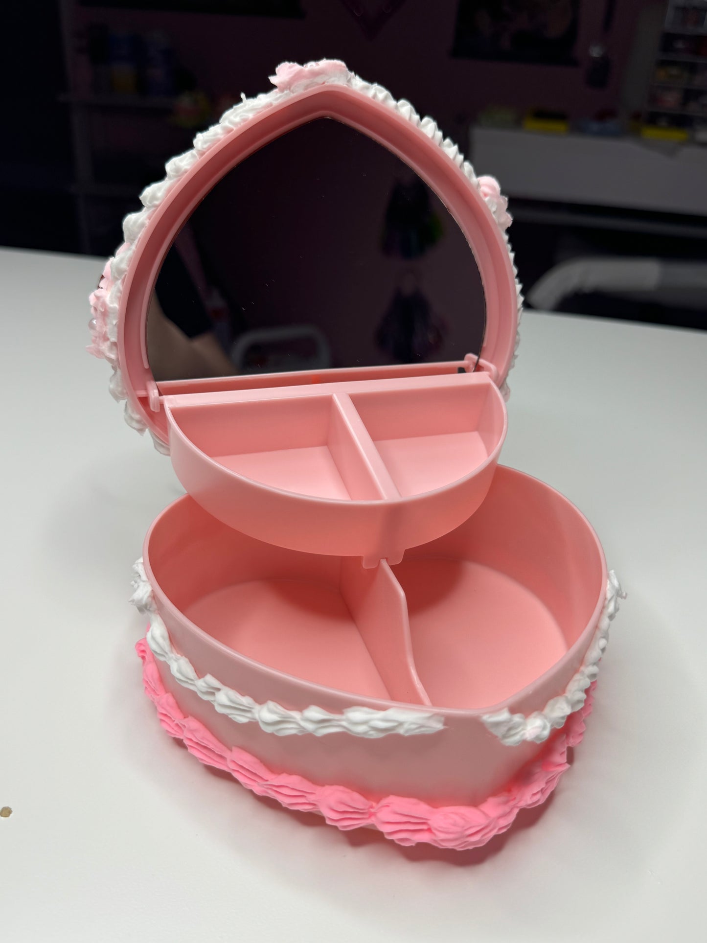 Cake jewelry box